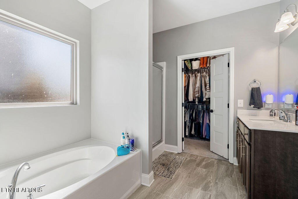 Lenoir City, Tennessee, 37771, United States, 4 Bedrooms Bedrooms, ,3.5 BathroomsBathrooms,Residential,Forsale,1973586