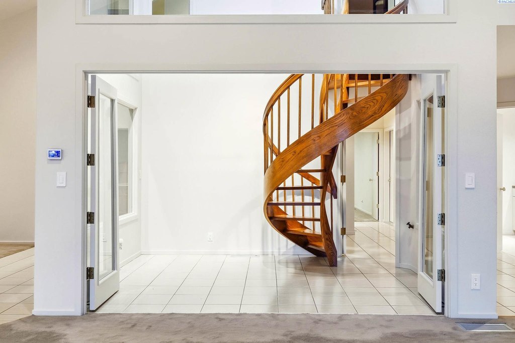 Richland, Washington, 99352, United States, 2 Bedrooms Bedrooms, ,3 BathroomsBathrooms,Residential,Forsale,1922429