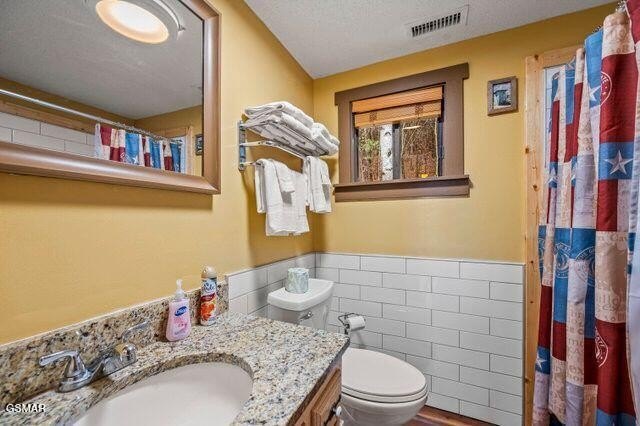 Sevierville, Tennessee, 37862, United States, 3 Bedrooms Bedrooms, ,3 BathroomsBathrooms,Residential,Forsale,1910187