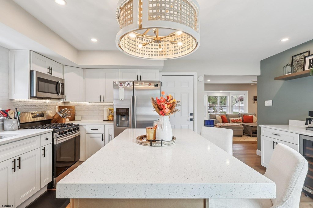 Somers Point, New Jersey, 08244, United States, 3 Bedrooms Bedrooms, ,2 BathroomsBathrooms,Residential,Forsale,1960204