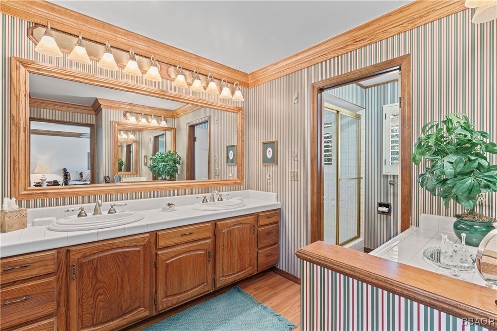 Lake Arrowhead, California, 92352, United States, 5 Bedrooms Bedrooms, ,5 BathroomsBathrooms,Residential,Forsale,1886287