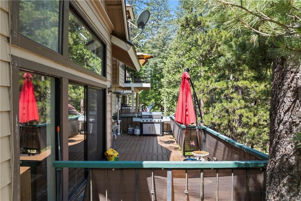 Lake Arrowhead, California, 92352, United States, 3 Bedrooms Bedrooms, ,3 BathroomsBathrooms,Residential,Forsale,1953303