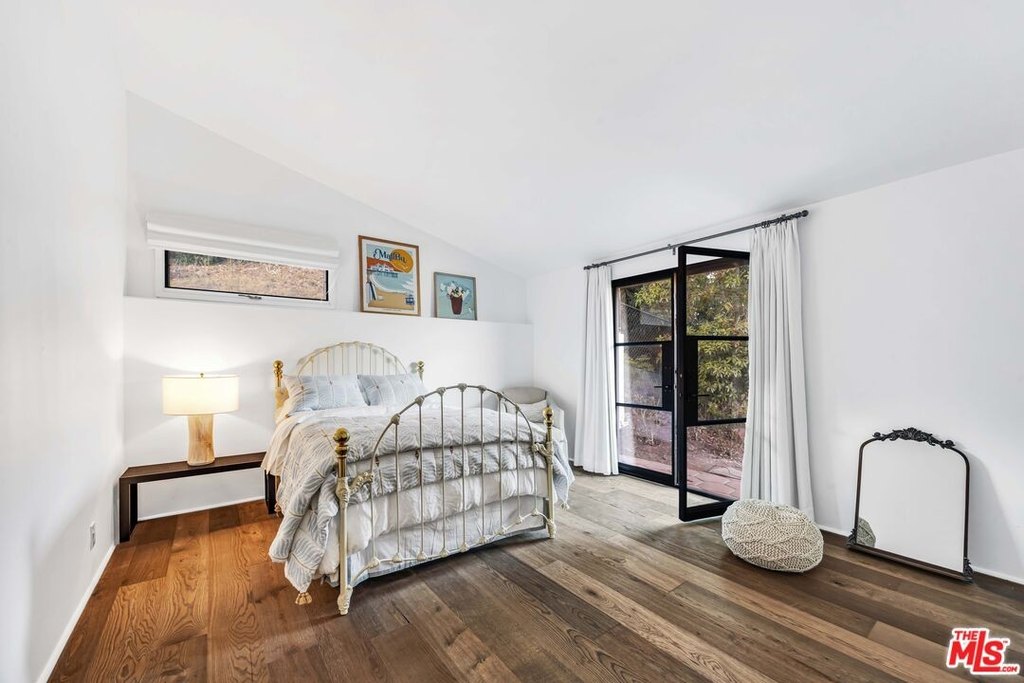 Malibu, California, 90265, United States, 4 Bedrooms Bedrooms, ,3.5 BathroomsBathrooms,Residential,Forsale,1922122