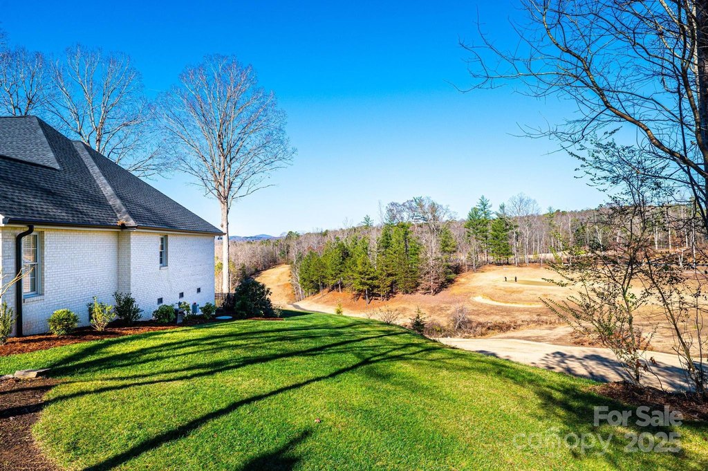 Hickory, North Carolina, 28601, United States, 3 Bedrooms Bedrooms, ,2 BathroomsBathrooms,Residential,Forsale,2014455