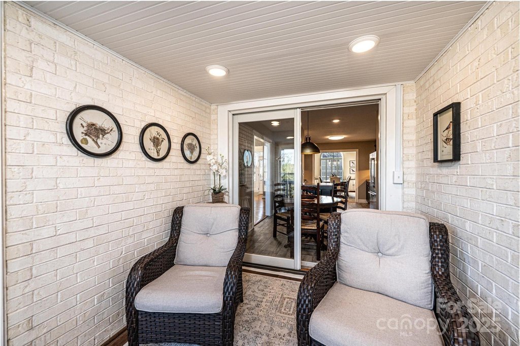 Hickory, North Carolina, 28601, United States, 3 Bedrooms Bedrooms, ,2 BathroomsBathrooms,Residential,Forsale,2014455