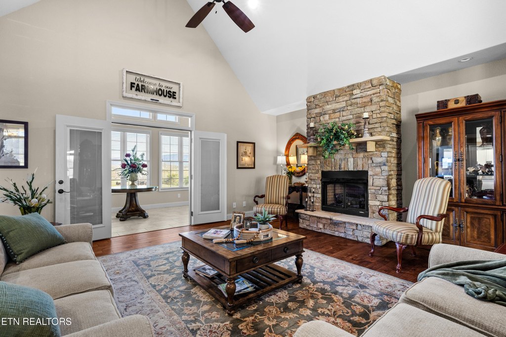 Maryville, Tennessee, 37801, United States, 4 Bedrooms Bedrooms, ,3.5 BathroomsBathrooms,Residential,Forsale,2011912