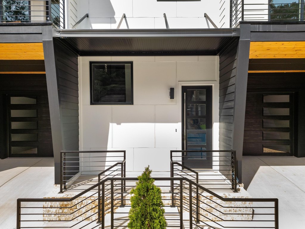 Chattanooga, Tennessee, 37405, United States, 4 Bedrooms Bedrooms, ,4.5 BathroomsBathrooms,Residential,Forsale,2009592