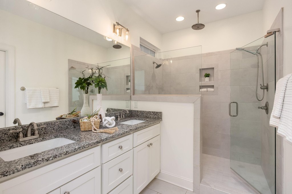 Chattanooga, Tennessee, 37405, United States, 4 Bedrooms Bedrooms, ,3.5 BathroomsBathrooms,Residential,Forsale,2009603