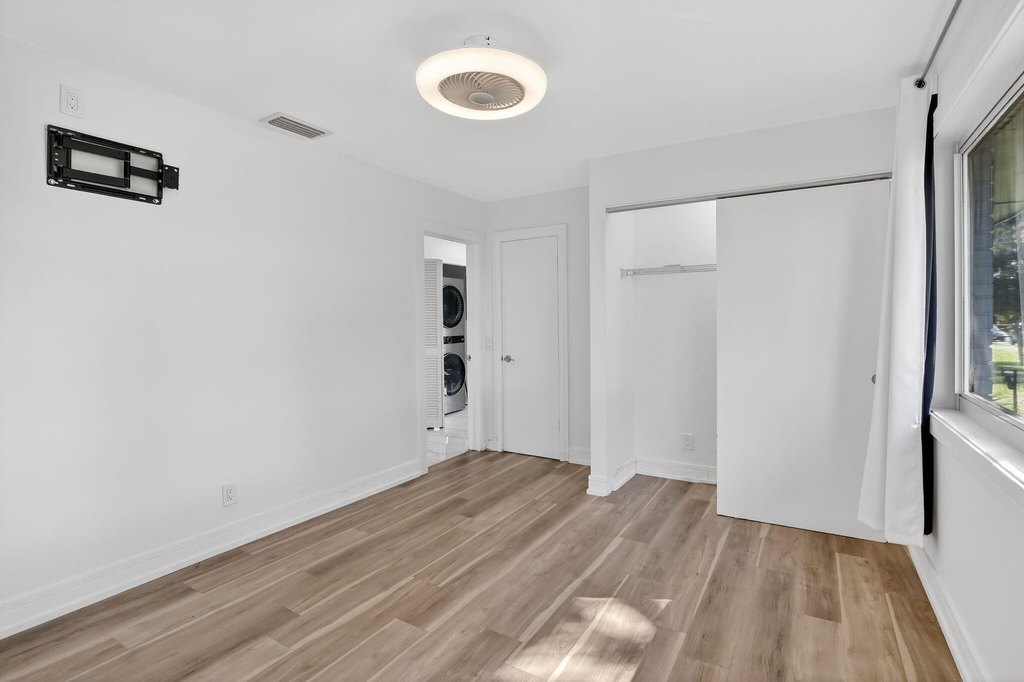 Hollywood, Florida, 33019, United States, 3 Bedrooms Bedrooms, ,2 BathroomsBathrooms,Residential,Forsale,2009886