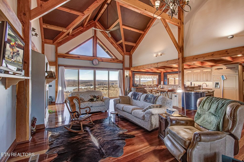 Kingston, Tennessee, 37763, United States, 5 Bedrooms Bedrooms, ,4 BathroomsBathrooms,Residential,Forsale,2012718