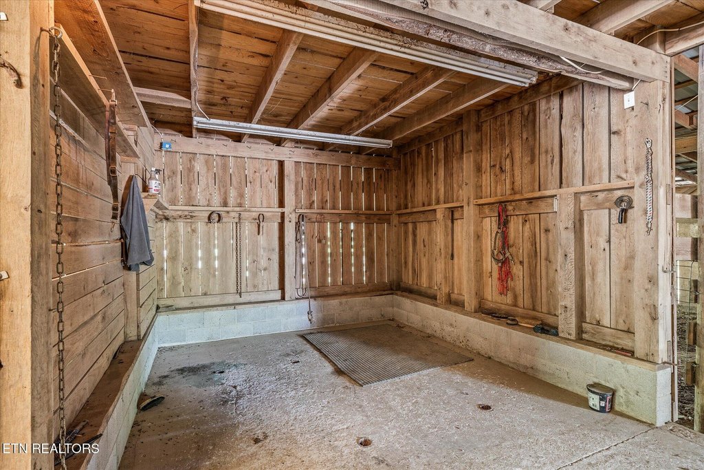 Spencer, Tennessee, 38585, United States, 2 Bedrooms Bedrooms, ,1 BathroomBathrooms,Residential,Forsale,1907863