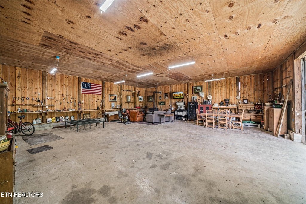 Spencer, Tennessee, 38585, United States, 2 Bedrooms Bedrooms, ,1 BathroomBathrooms,Residential,Forsale,1907863