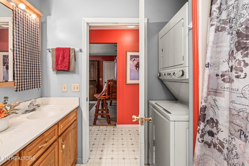 Spencer, Tennessee, 38585, United States, 2 Bedrooms Bedrooms, ,1 BathroomBathrooms,Residential,Forsale,1907863