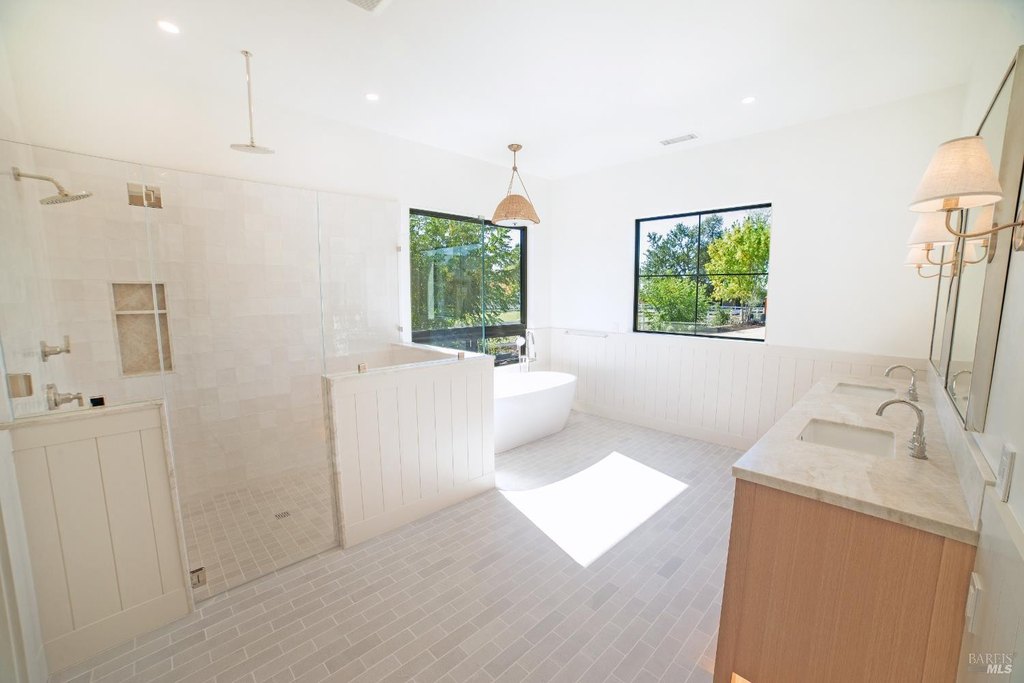 Santa Rosa, California, 95403, United States, 4 Bedrooms Bedrooms, ,6 BathroomsBathrooms,Residential,Forsale,1985918