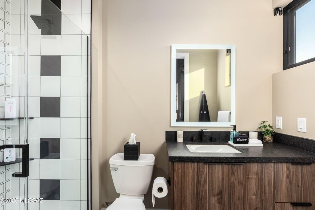 Tucson, Arizona, 85745, United States, 4 Bedrooms Bedrooms, ,4 BathroomsBathrooms,Residential,Forsale,1990090