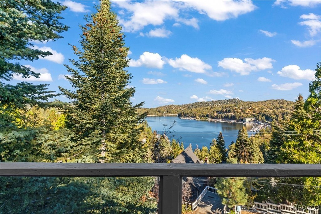 Lake Arrowhead, California, 92352, United States, 2 Bedrooms Bedrooms, ,2 BathroomsBathrooms,Residential,Forsale,1971035