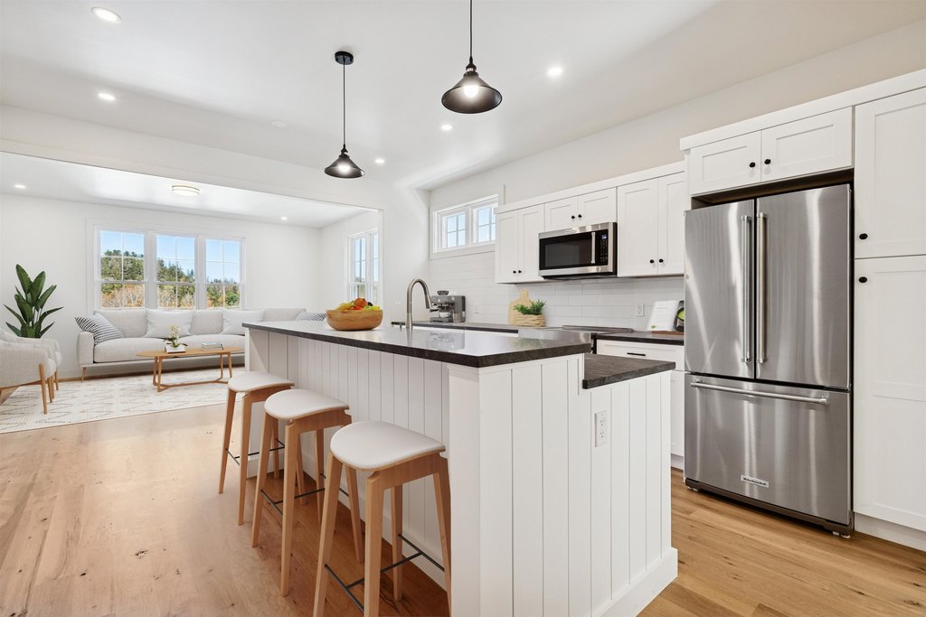 Woodstock, Vermont, 05091, United States, 3 Bedrooms Bedrooms, ,3.5 BathroomsBathrooms,Residential,Forsale,2004852