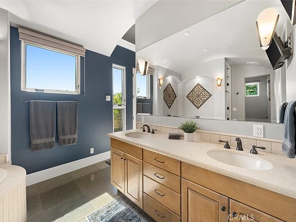 San Luis Obispo, California, 93405, United States, 6 Bedrooms Bedrooms, ,6 BathroomsBathrooms,Residential,Forsale,1967185