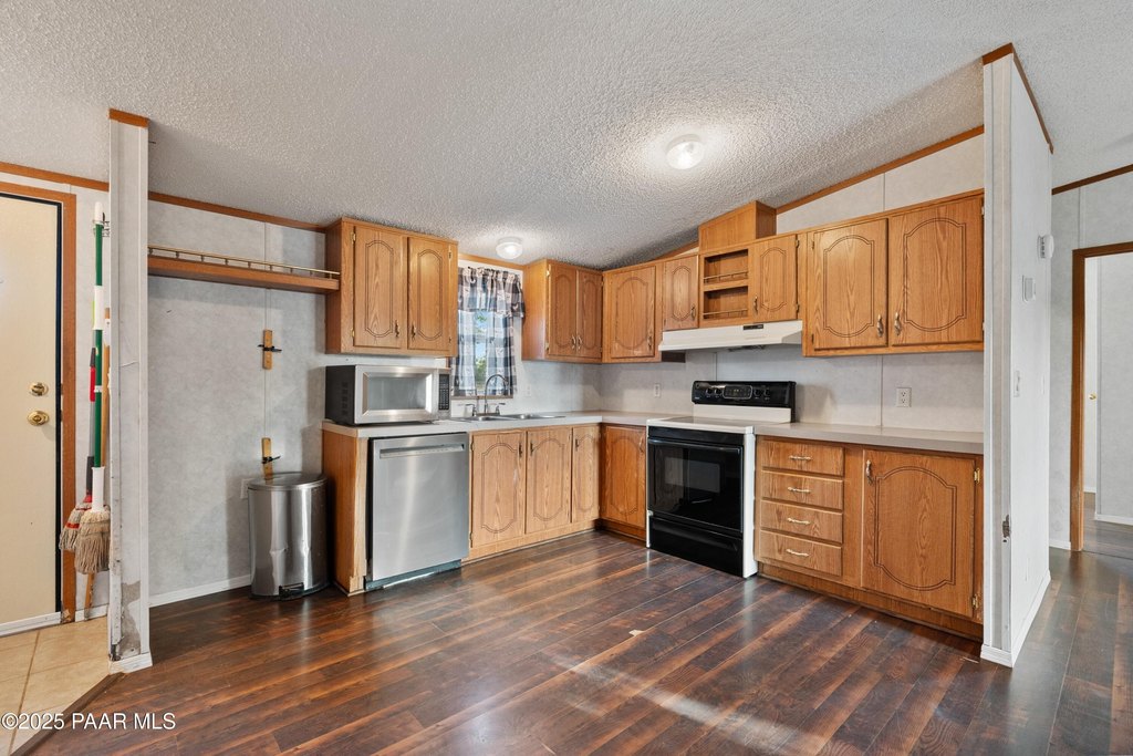 Chino Valley, Arizona, 86323, United States, 3 Bedrooms Bedrooms, ,2 BathroomsBathrooms,Residential,Forsale,1994054