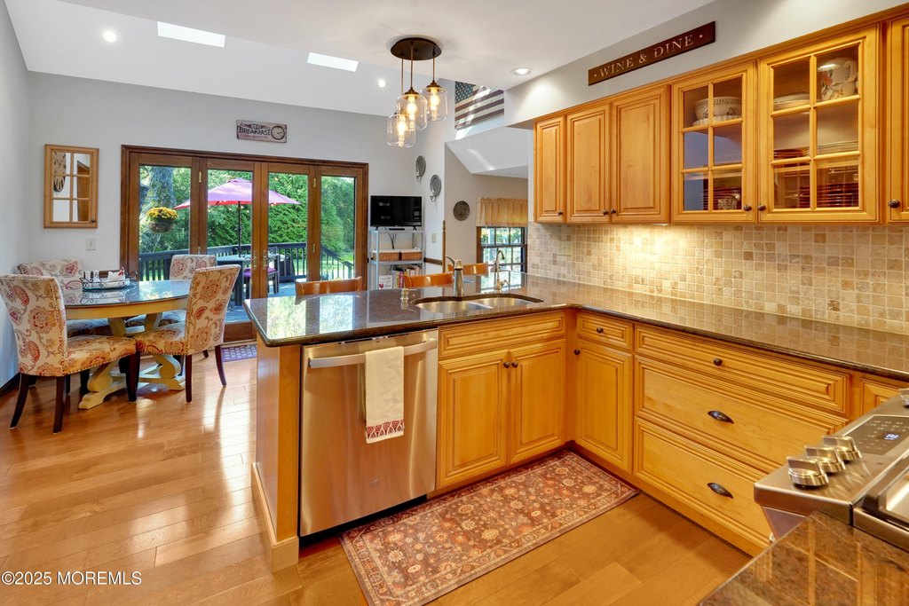 Red Bank, New Jersey, 07701, United States, 5 Bedrooms Bedrooms, ,3 BathroomsBathrooms,Residential,Forsale,1984553