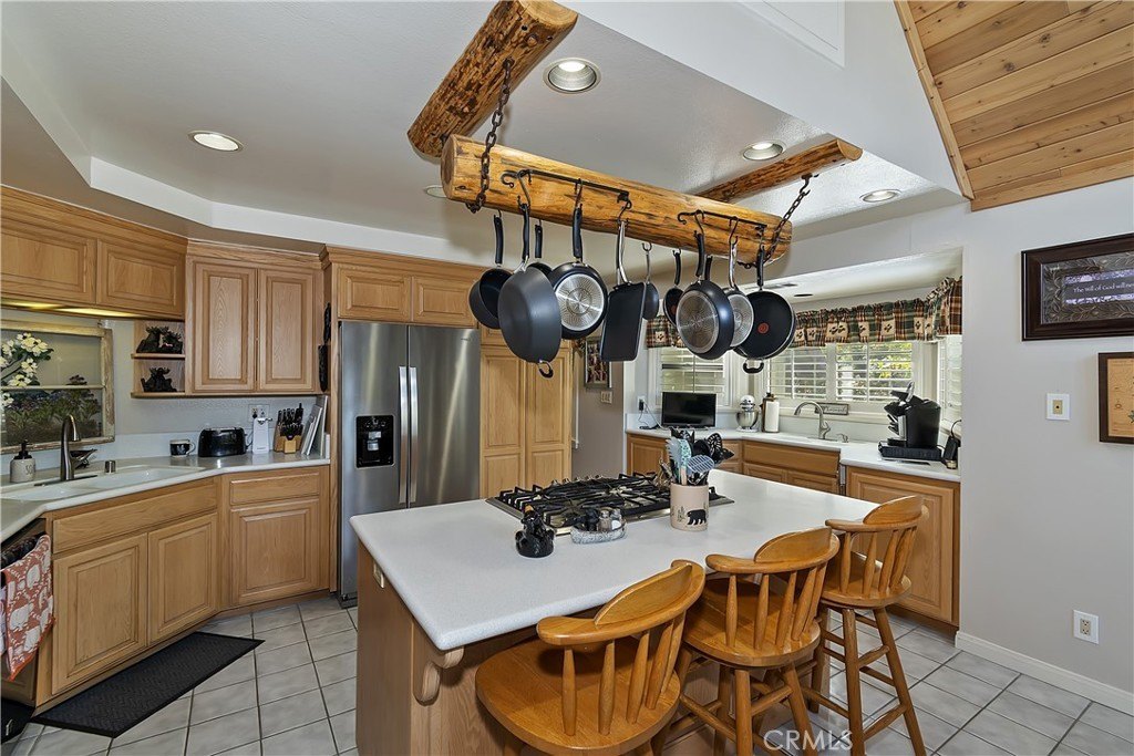 Lake Arrowhead, California, 92352, United States, 3 Bedrooms Bedrooms, ,2.5 BathroomsBathrooms,Residential,Forsale,2004863