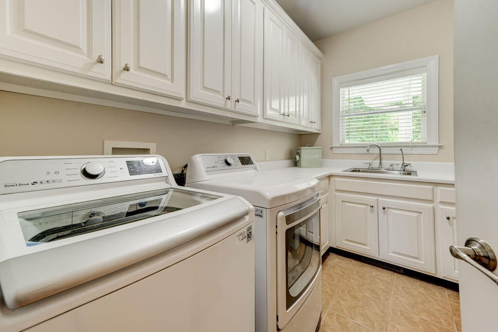 Cohutta, Georgia, 30710, United States, 5 Bedrooms Bedrooms, ,3 BathroomsBathrooms,Residential,Forsale,1963614