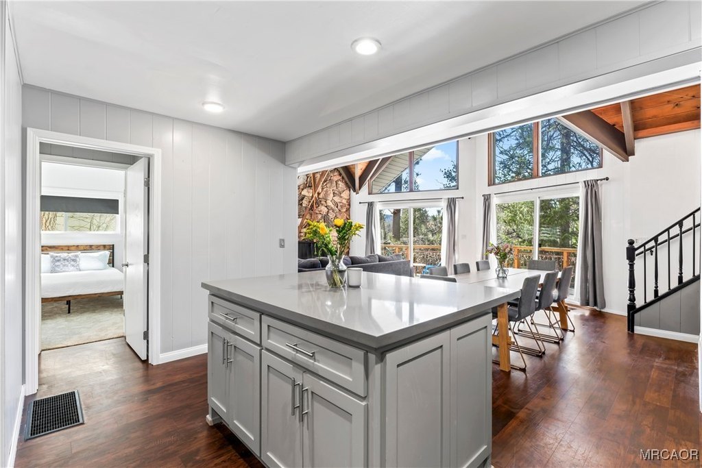 Lake Arrowhead, California, 92352, United States, 3 Bedrooms Bedrooms, ,2.5 BathroomsBathrooms,Residential,Forsale,2004859