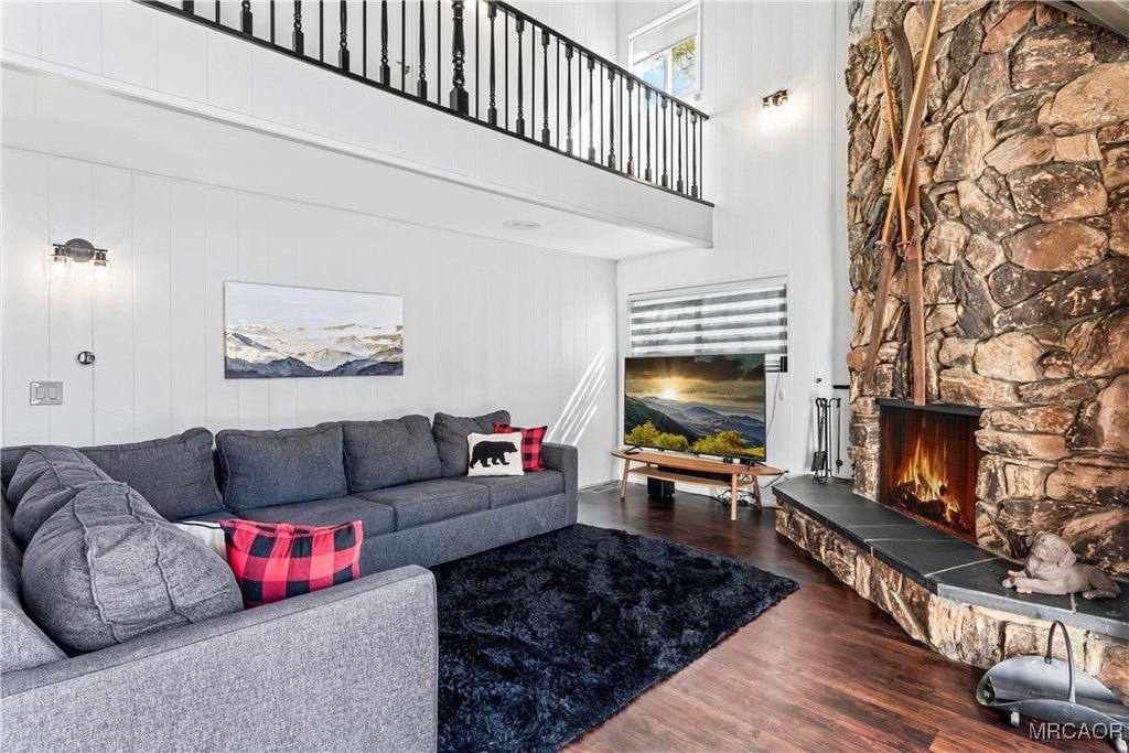 Lake Arrowhead, California, 92352, United States, 3 Bedrooms Bedrooms, ,2.5 BathroomsBathrooms,Residential,Forsale,2004859