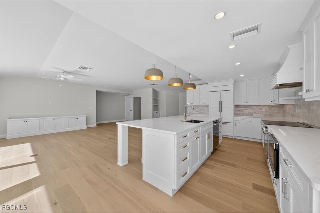 Sanibel, Florida, 33957, United States, 4 Bedrooms Bedrooms, ,3 BathroomsBathrooms,Residential,Forsale,1971925