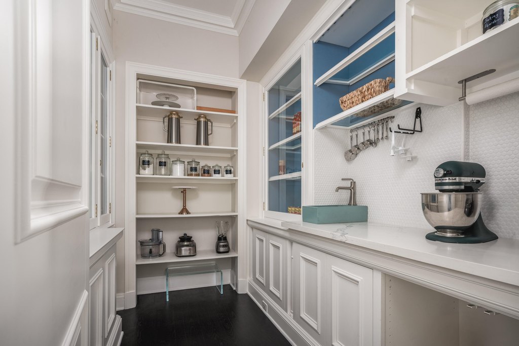 SANTA BARBARA, California, 93110, United States, 6 Bedrooms Bedrooms, ,7.5 BathroomsBathrooms,Residential,Forsale,1985950