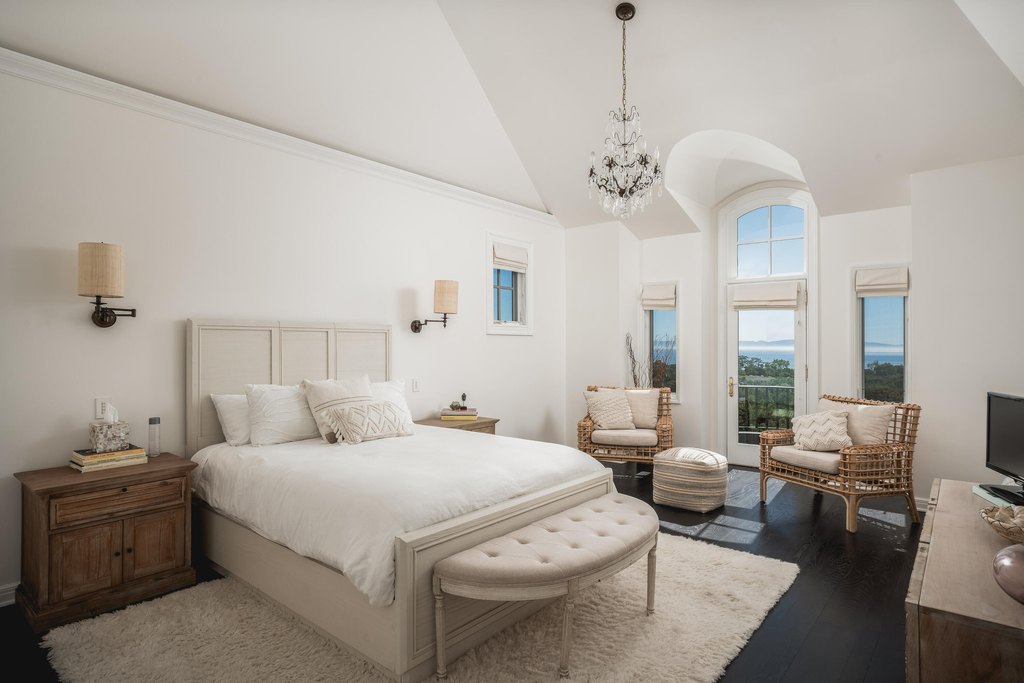 SANTA BARBARA, California, 93110, United States, 6 Bedrooms Bedrooms, ,7.5 BathroomsBathrooms,Residential,Forsale,1985950