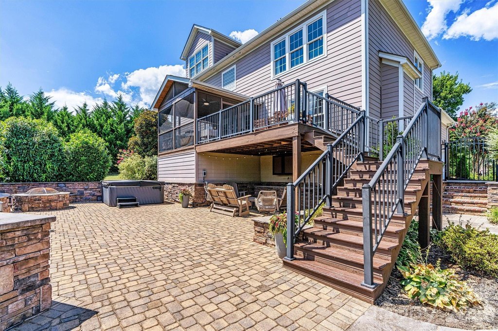 Denver, North Carolina, 28037, United States, 6 Bedrooms Bedrooms, ,5 BathroomsBathrooms,Residential,Forsale,2004076