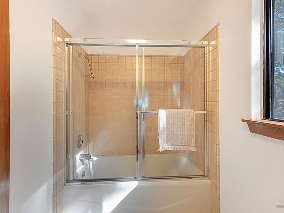 Santa Rosa, California, 95409, United States, 3 Bedrooms Bedrooms, ,2 BathroomsBathrooms,Residential,Forsale,1985924