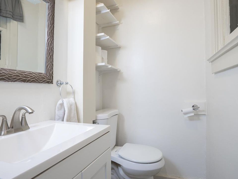 San Anselmo, California, 94960, United States, 2 Bedrooms Bedrooms, ,2 BathroomsBathrooms,Residential,Forsale,1985926