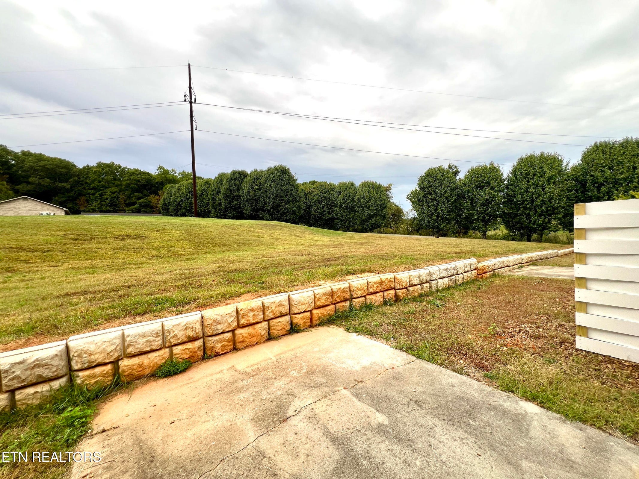 Kodak, Tennessee, 37764, United States, 2 Bedrooms Bedrooms, ,2 BathroomsBathrooms,Residential,Forsale,1973589