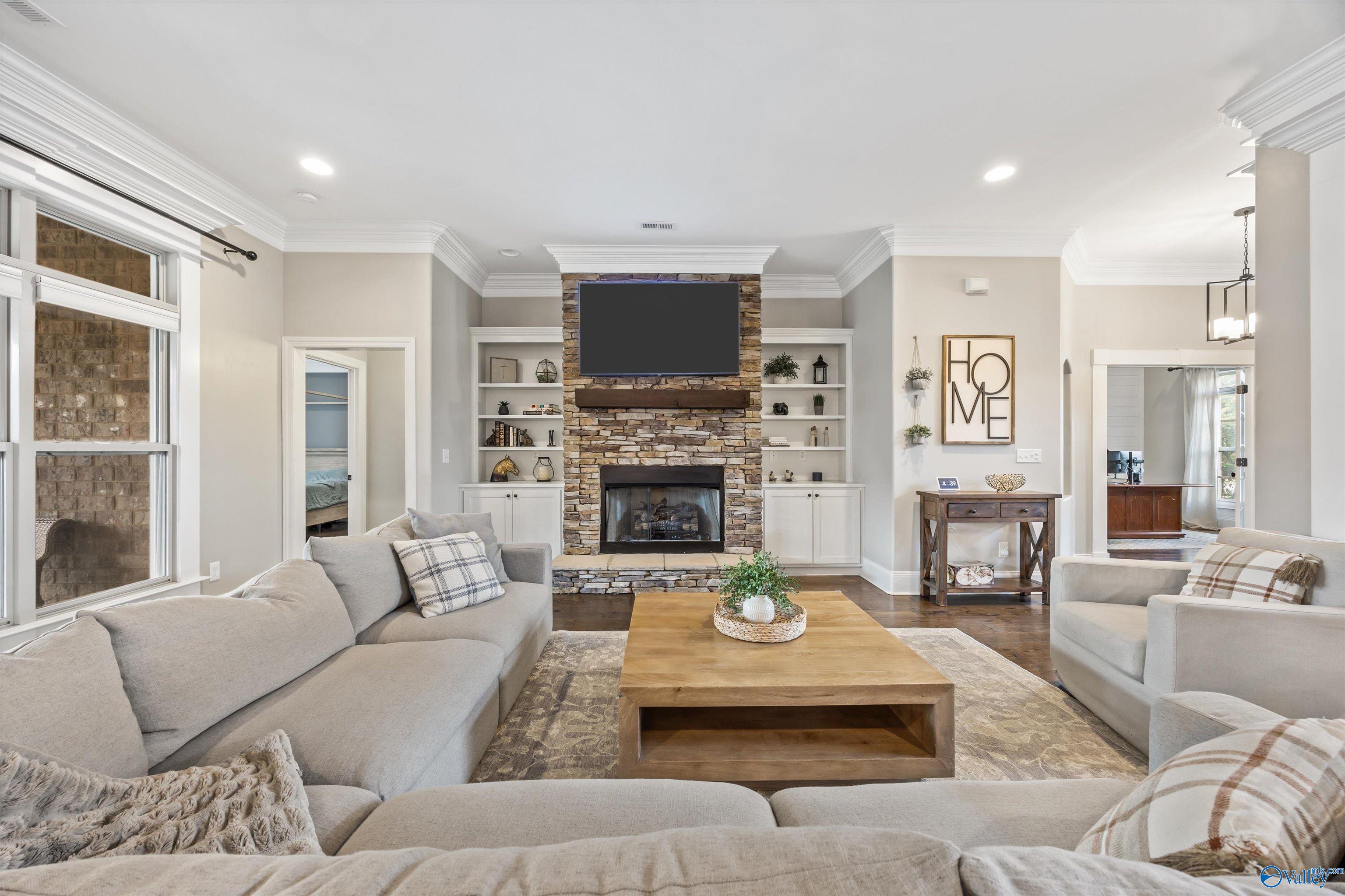 Gurley, Alabama, 35748, United States, 5 Bedrooms Bedrooms, ,4.5 BathroomsBathrooms,Residential,Forsale,2007711