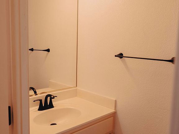 Phoenix, Arizona, 85050, United States, 4 Bedrooms Bedrooms, ,3 BathroomsBathrooms,Residential,Forsale,1971068