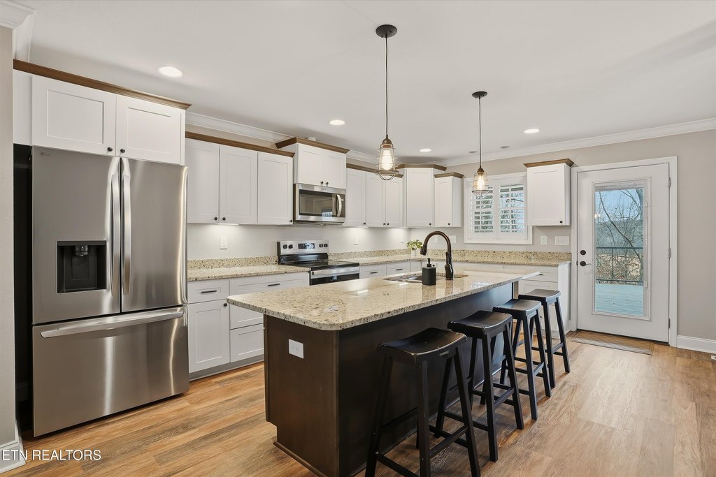 Maryville, Tennessee, 37804, United States, 4 Bedrooms Bedrooms, ,3 BathroomsBathrooms,Residential,Forsale,1973596