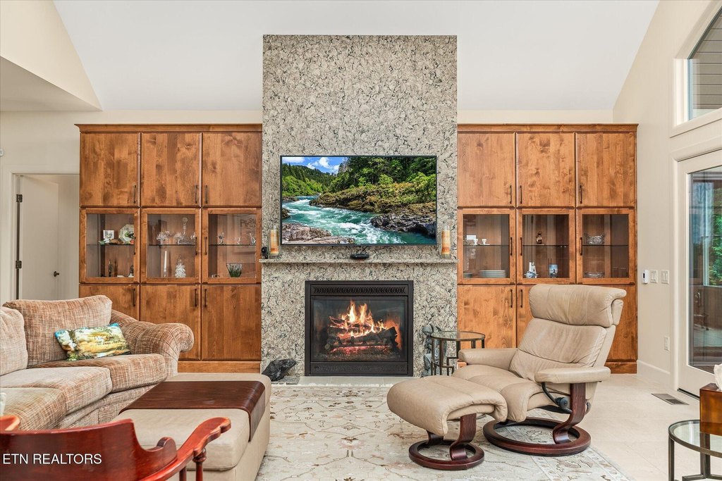 Crossville, Tennessee, 38558, United States, 4 Bedrooms Bedrooms, ,2.5 BathroomsBathrooms,Residential,Forsale,1929843