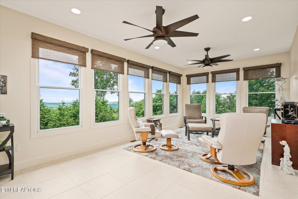 Crossville, Tennessee, 38558, United States, 4 Bedrooms Bedrooms, ,2.5 BathroomsBathrooms,Residential,Forsale,1929843