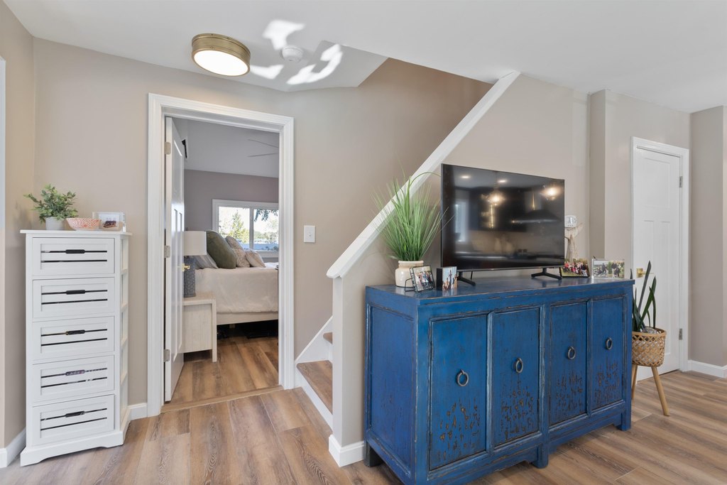 Portsmouth, New Hampshire, 03801, United States, 3 Bedrooms Bedrooms, ,2 BathroomsBathrooms,Residential,Forsale,2002416