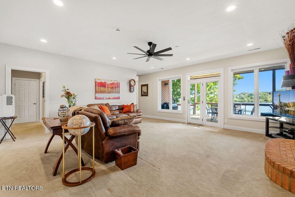 Loudon, Tennessee, 37774, United States, 4 Bedrooms Bedrooms, ,4.5 BathroomsBathrooms,Residential,Forsale,1973605