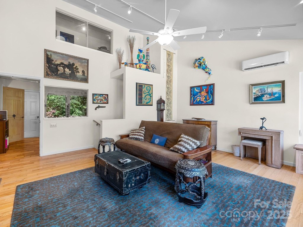 Landrum, South Carolina, 29356, United States, 2 Bedrooms Bedrooms, ,2.5 BathroomsBathrooms,Residential,Forsale,2004298