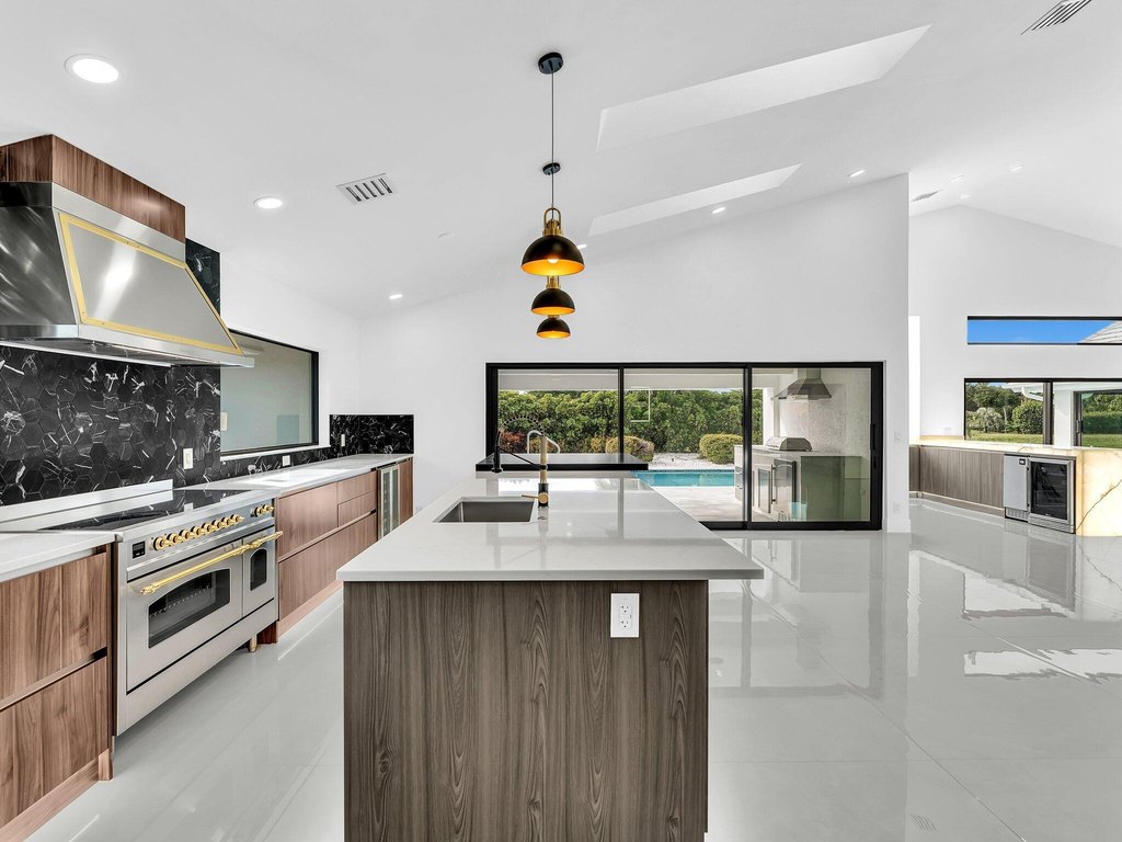 Boca Raton, Florida, 33433, United States, 5 Bedrooms Bedrooms, ,3.5 BathroomsBathrooms,Residential,Forsale,2009931