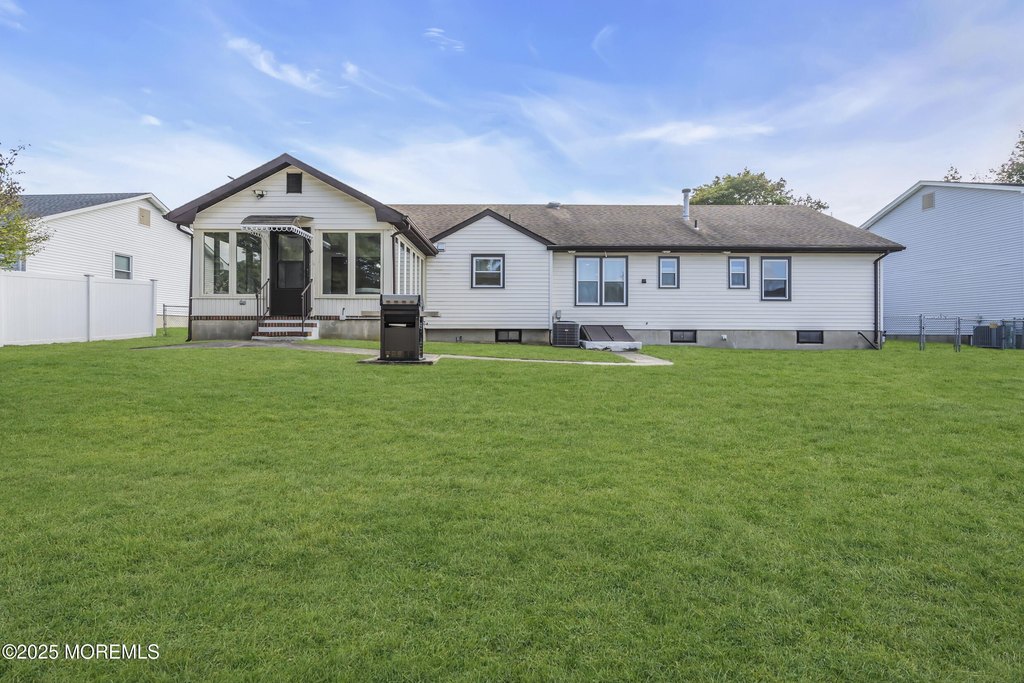 Toms River, New Jersey, 08753, United States, 3 Bedrooms Bedrooms, ,2 BathroomsBathrooms,Residential,Forsale,1994030