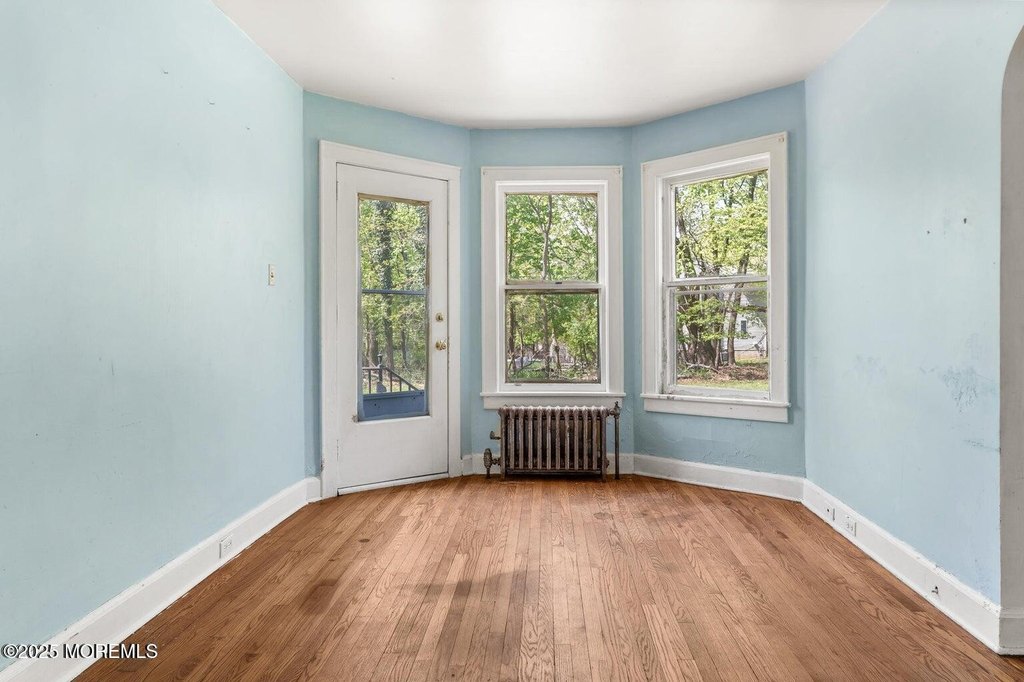 Eatontown, New Jersey, 07724, United States, 4 Bedrooms Bedrooms, ,2 BathroomsBathrooms,Residential,Forsale,1984569