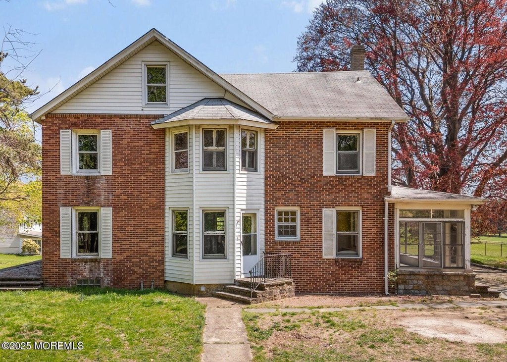 Eatontown, New Jersey, 07724, United States, 4 Bedrooms Bedrooms, ,2 BathroomsBathrooms,Residential,Forsale,1984569