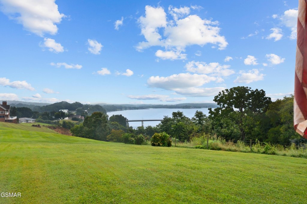 Dandridge, Tennessee, 37725, United States, 3 Bedrooms Bedrooms, ,2 BathroomsBathrooms,Residential,Forsale,1988735