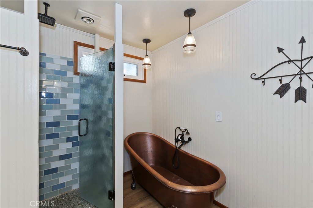 Lake Arrowhead, California, 92352, United States, 4 Bedrooms Bedrooms, ,2 BathroomsBathrooms,Residential,Forsale,1934027