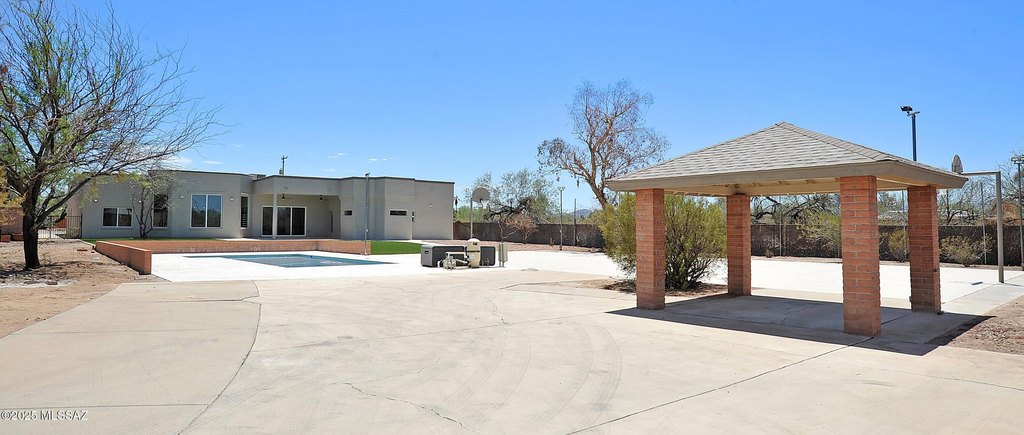 Tucson, Arizona, 85719, United States, 4 Bedrooms Bedrooms, ,5 BathroomsBathrooms,Residential,Forsale,1990105